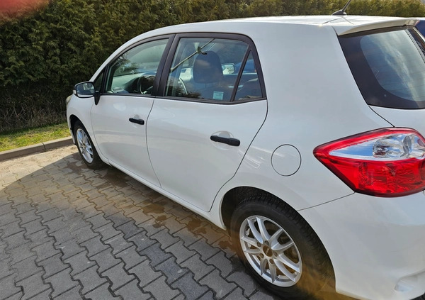 Toyota Auris cena 25900 przebieg: 188315, rok produkcji 2012 z Chocianów małe 352